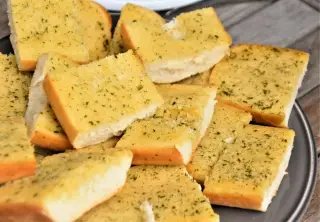 Garlic Bread (6pc)